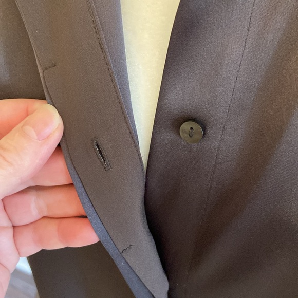 Gorgeous Babaton Sable Button-Up Blouse in Rich Mocha Brown. Size Medium. NWT - Picture 5 of 11